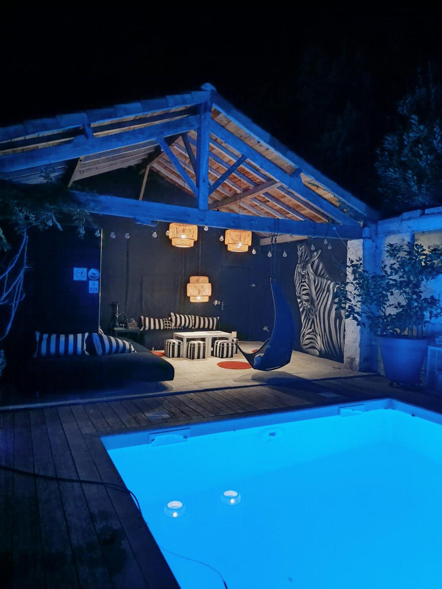 Buky Palace Pons Exterior foto